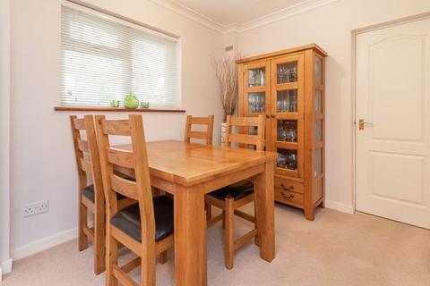 32 Headland Way, Lingfield, RH7 6BP