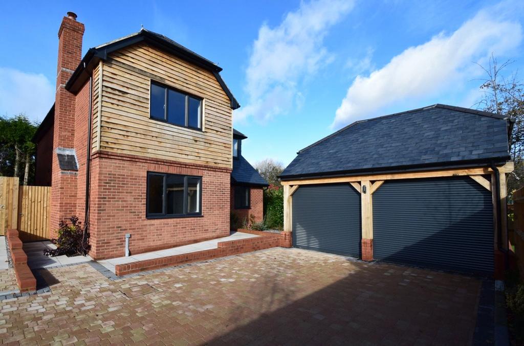 Sandy Mews, Manor Road, Sherborne St John, Hampshire, RG24 3 bed