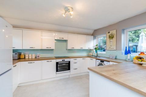 104 Denton Drive, Brighton, BN1 8DL