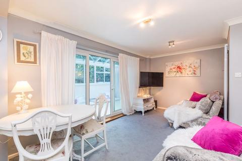 104 Denton Drive, Brighton, BN1 8DL