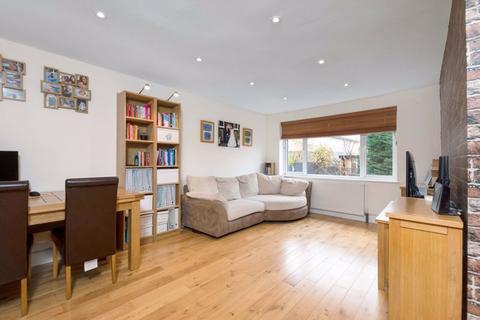 1 Lyminge Close, Sidcup, DA14 6RE