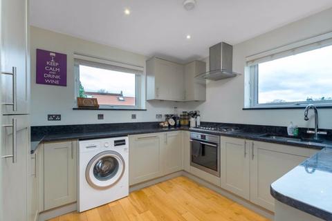 1 Lyminge Close, Sidcup, DA14 6RE