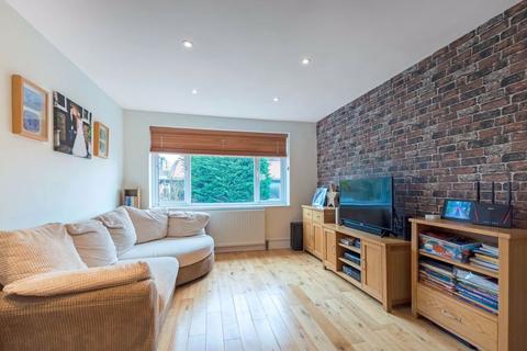 1 Lyminge Close, Sidcup, DA14 6RE