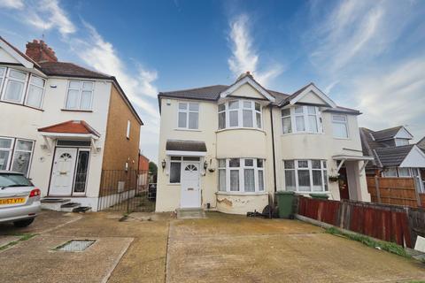 310 Collier Row Lane, Romford, RM5 3NL