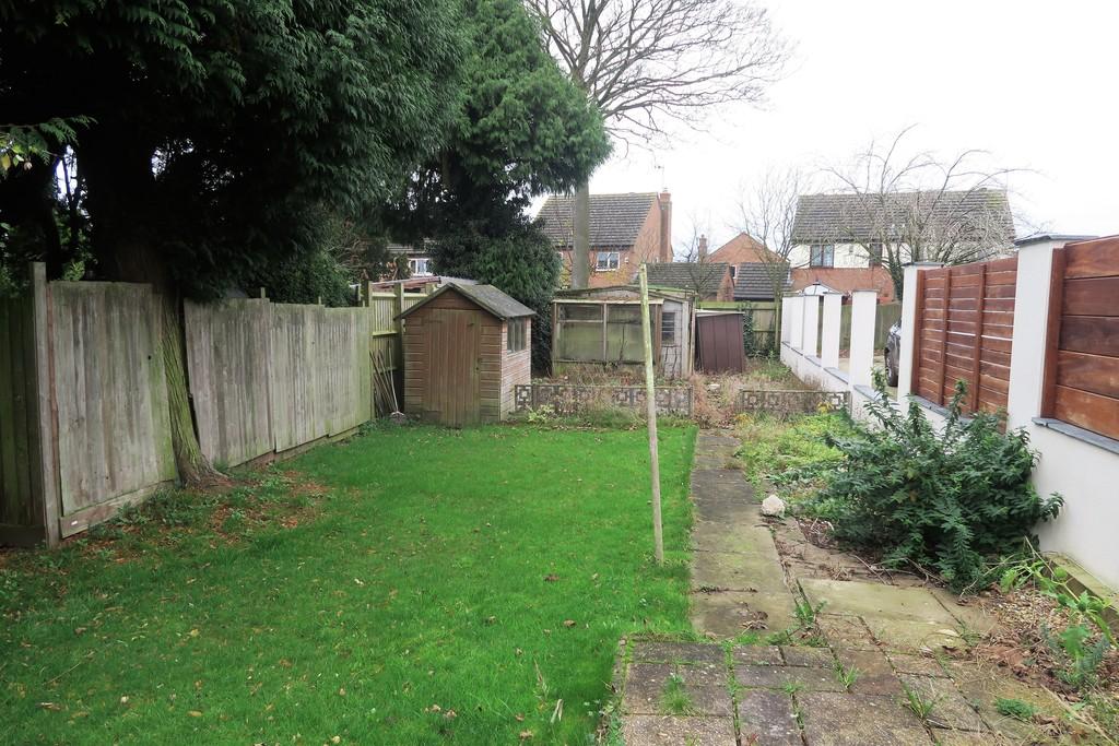 Brington Road, Long Buckby NN6 7RW 3 bed semidetached house £200,000