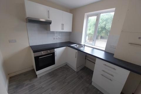 3 bedroom end of terrace house to rent, Morrison Avenue, Maltby, Rotherham, S66 7EY