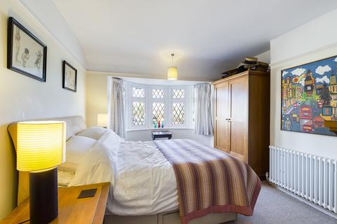 2 Newnham Avenue, Ruislip, HA4 9RN