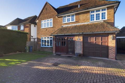 2 Briants Close, Pinner, HA5 4SY
