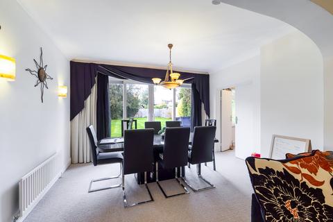 2 Briants Close, Pinner, HA5 4SY