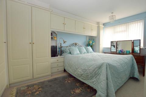 36 Blakeney Drive, Luton, LU2 7AL