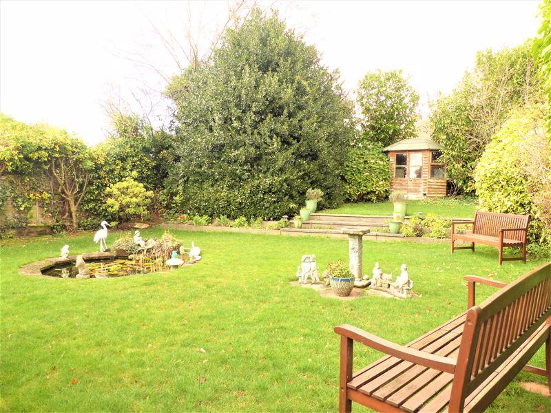 Northside Drive, Streetly, Sutton... 3 bed semidetached bungalow £