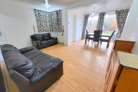 9 Richmond Avenue, Feltham, TW14 9SG