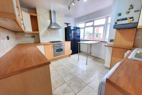 9 Richmond Avenue, Feltham, TW14 9SG