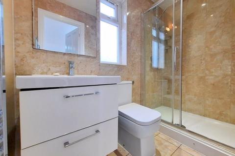 9 Richmond Avenue, Feltham, TW14 9SG