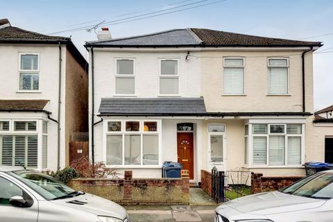 4 Wyche Grove, South Croydon, CR2 6EX