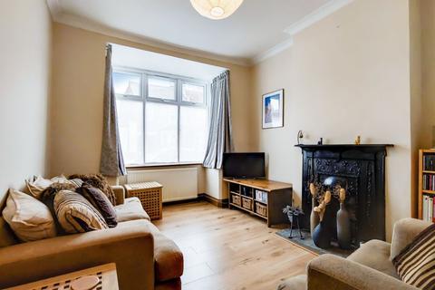 4 Wyche Grove, South Croydon, CR2 6EX