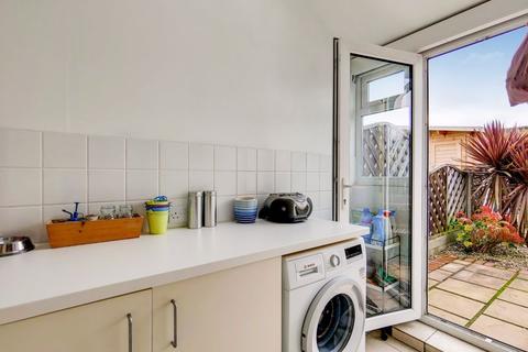4 Wyche Grove, South Croydon, CR2 6EX