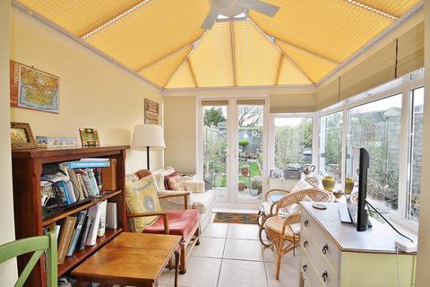 14 Myrtle Close, Long Hanborough, Witney, OX29 8DE