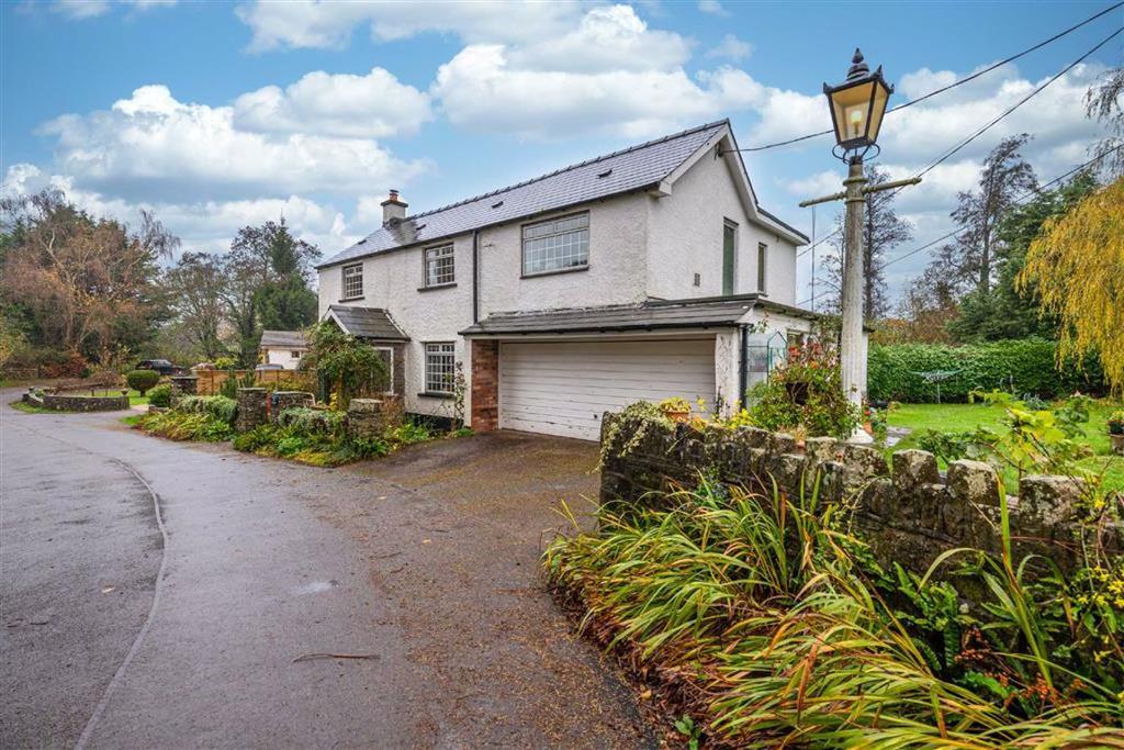 Llantrisant Usk, Monmouthshire 5 bed detached house £550,000
