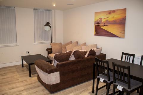 4 bedroom flat to rent, Liverpool L18