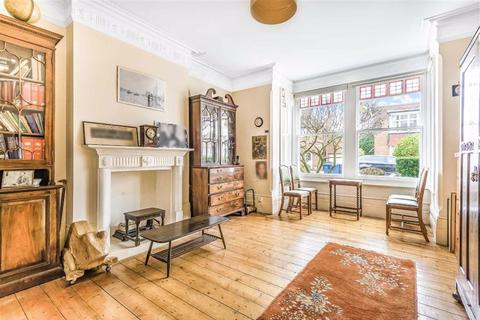 24 Ravenscroft Park, Barnet, EN5 4NH