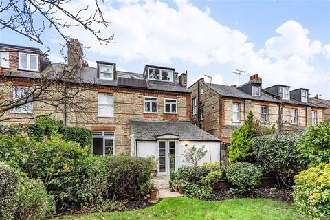 24 Ravenscroft Park, Barnet, EN5 4NH