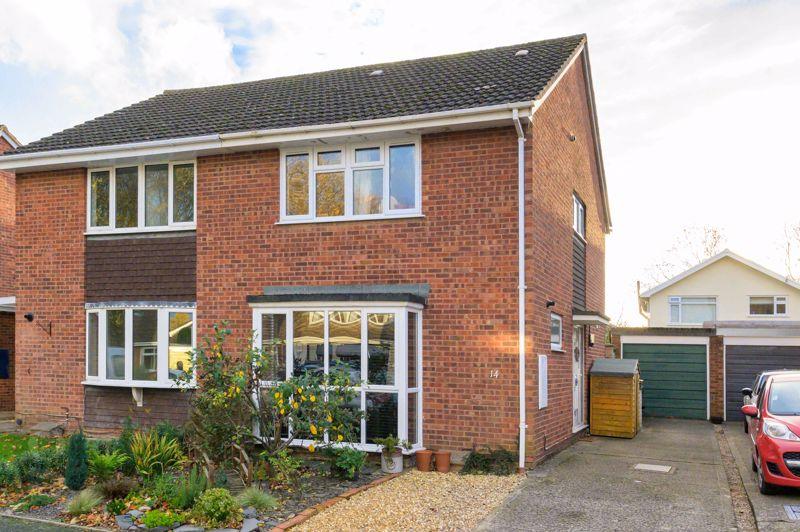 Knightswood, Hampton Dene, Hereford, HR1 1UZ 3 bed semidetached house