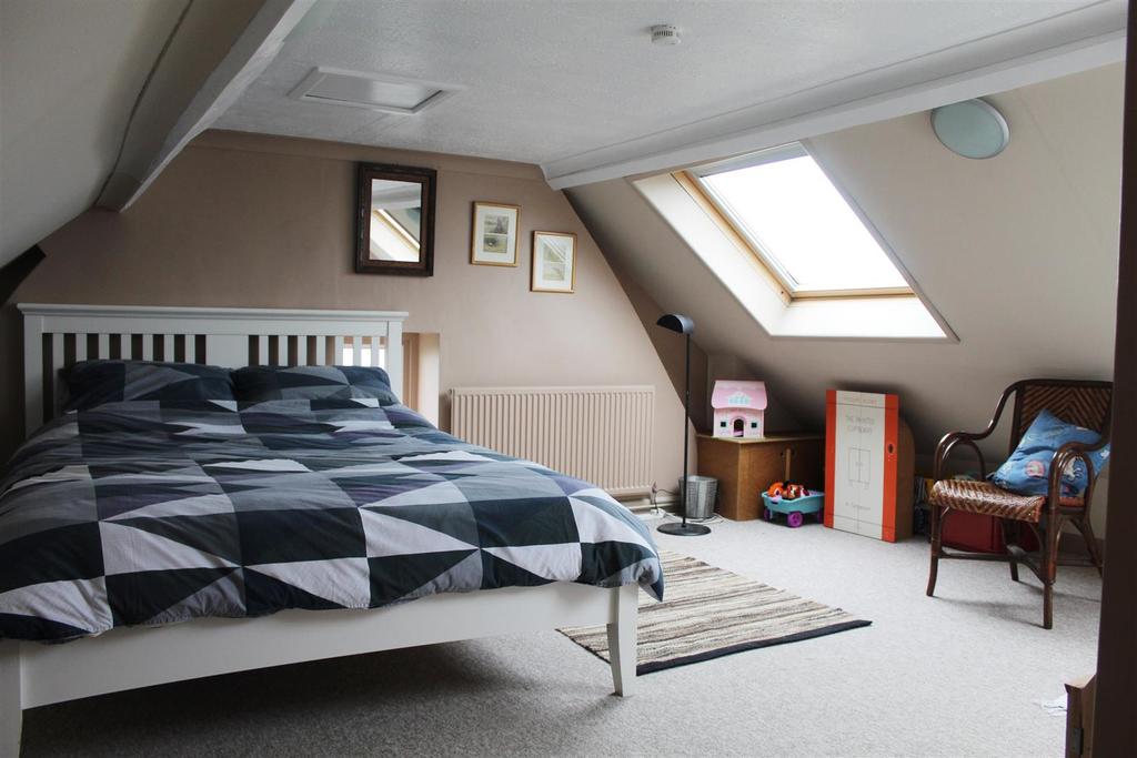 Attic room/Storage Space