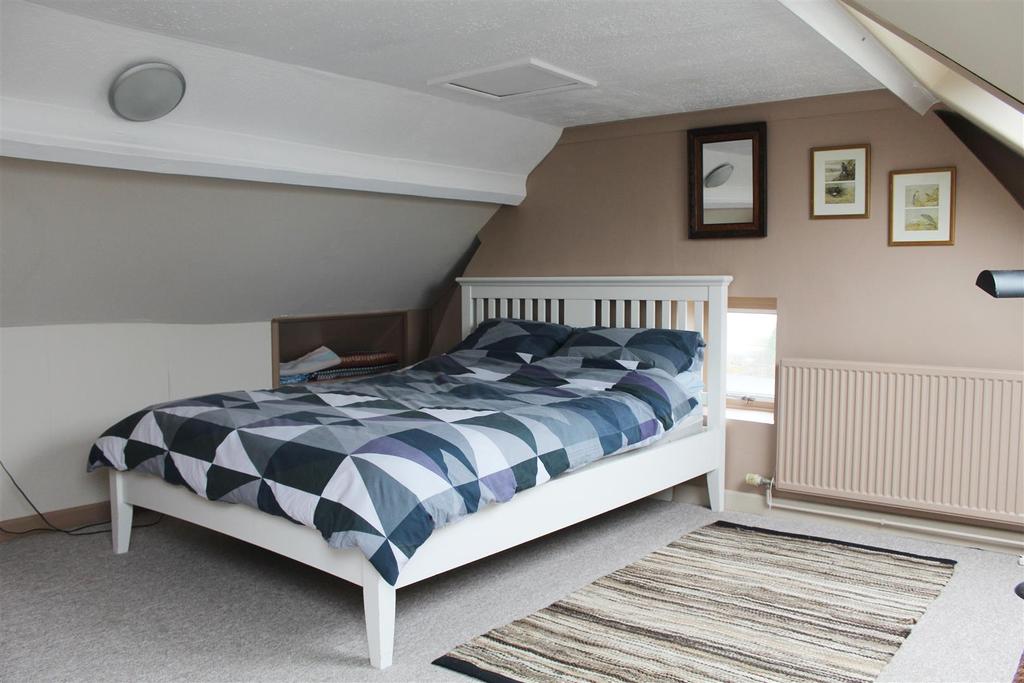Attic room/Storage Space