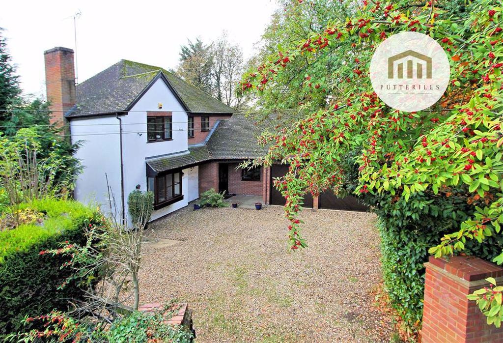 The Crest, Oaklands, Welwyn AL6 0EF 4 bed detached house £895,000