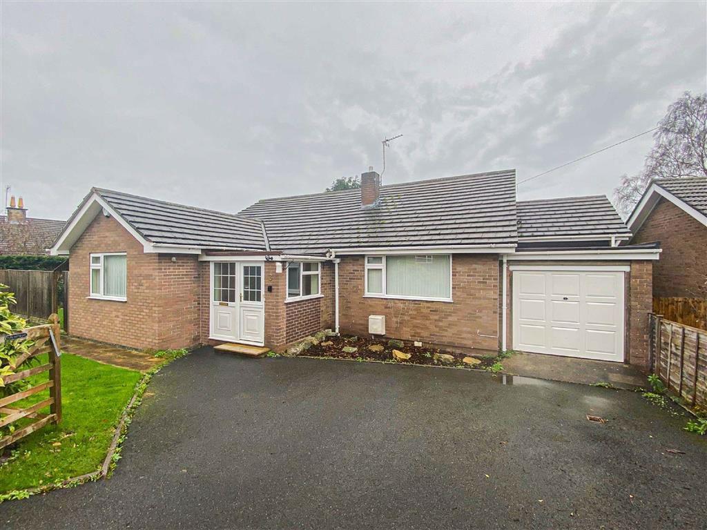 Green Lane, Bomere Heath, Shrewsbury 4 bed detached bungalow £900 pcm