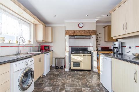 2 Murley Close, Crediton, EX17 2DU