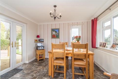 2 Murley Close, Crediton, EX17 2DU