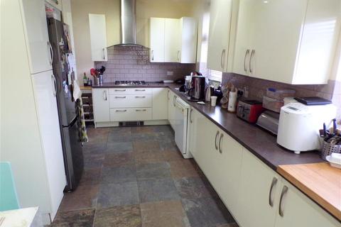 47 Highfield Park, Rhyl, LL18 3NL
