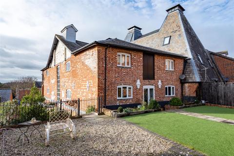 8 Station Yard, Hadleigh, Ipswich, IP7 5TG
