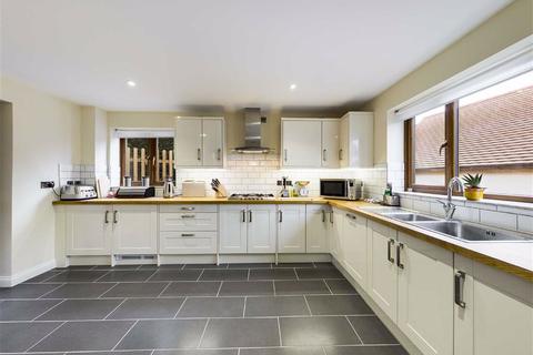 38a Ermin Street, Brockworth, Gloucester, GL3 4HN