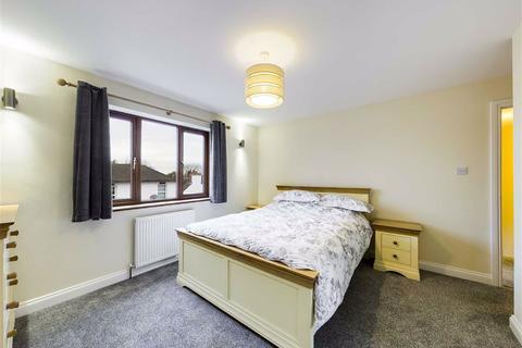 38a Ermin Street, Brockworth, Gloucester, GL3 4HN