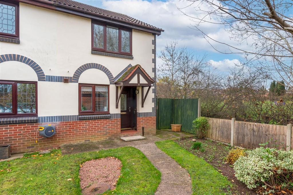 Barnsley Close, Atherstone 2 bed semidetached house £160,000