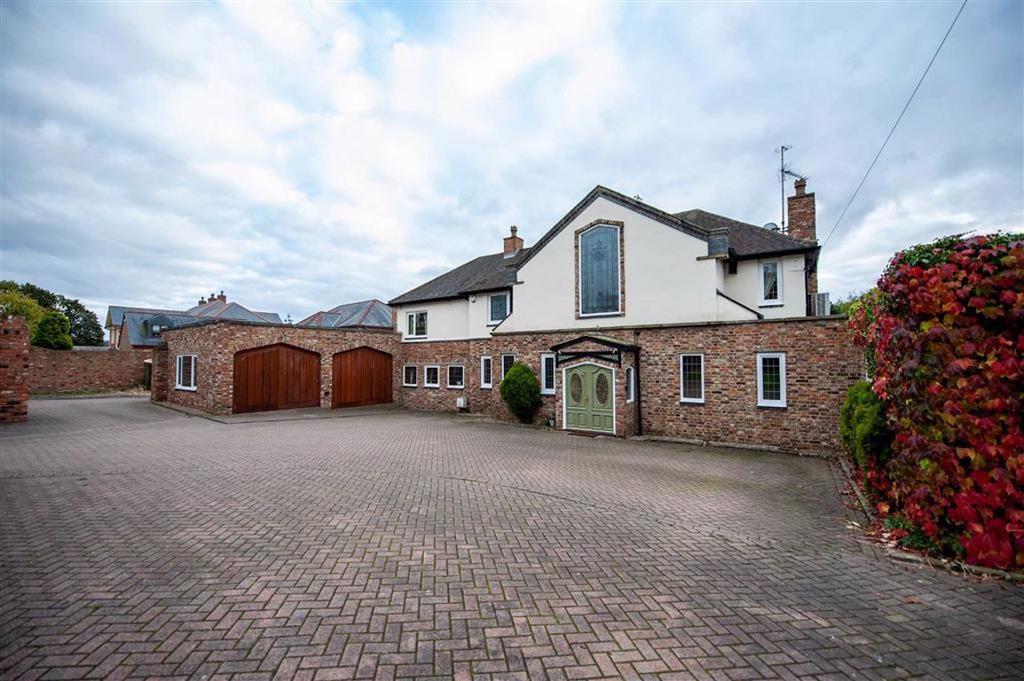 Selby Road, Garforth, Leeds, LS25 5 bed detached house £1,200,000