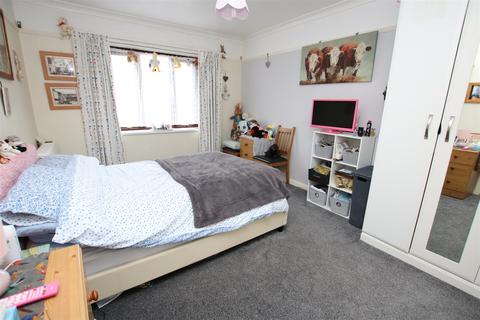 30 Brookside Crescent, Exeter, EX4 8NF