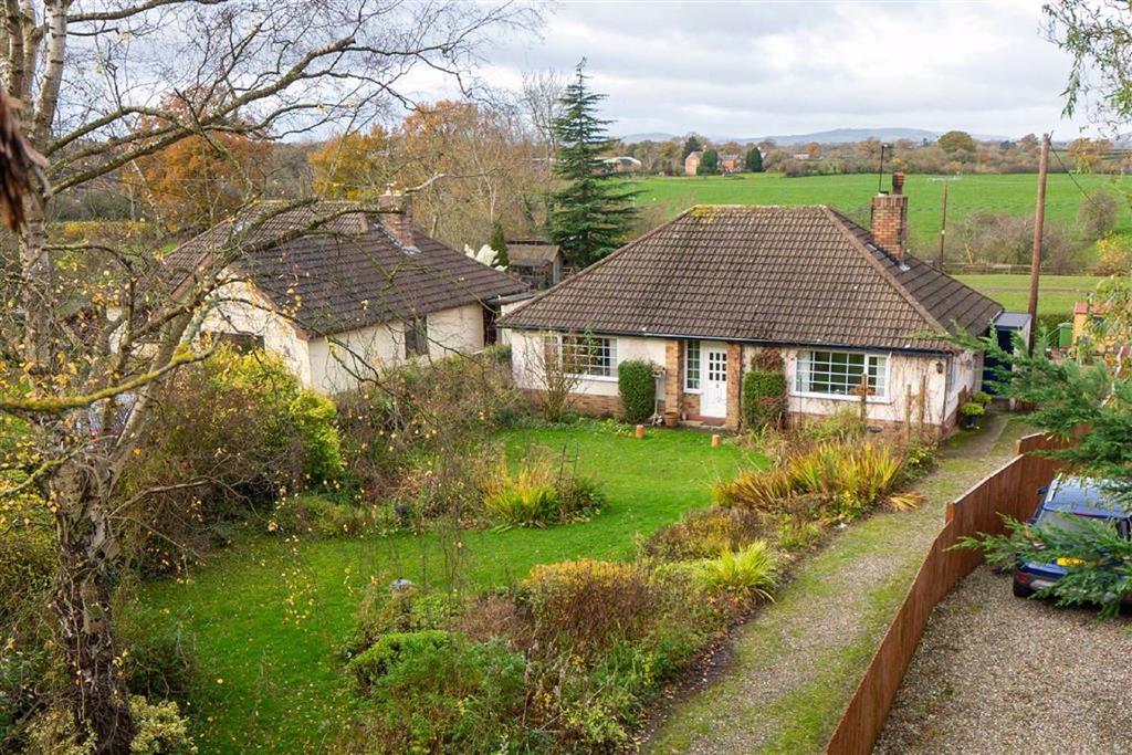 Lightwood Green, OvertononDee, LL13 3 bed bungalow £249,995