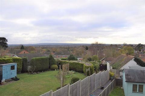 21 Spring Lane, Farnham, GU9 0JD