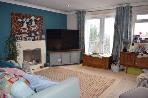 21 Spring Lane, Farnham, GU9 0JD