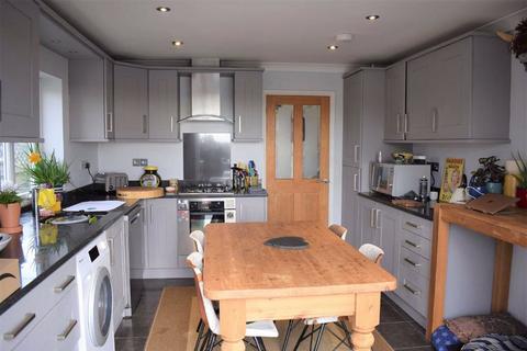 21 Spring Lane, Farnham, GU9 0JD