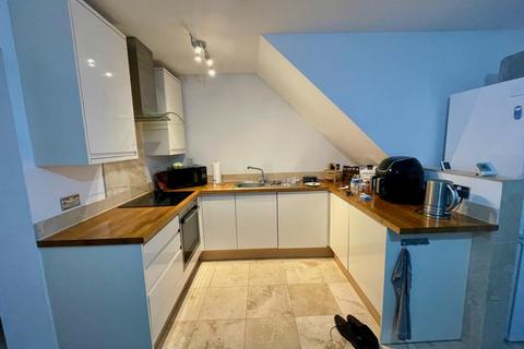 2 bedroom apartment to rent, Station Road,  Twyford,  RG10