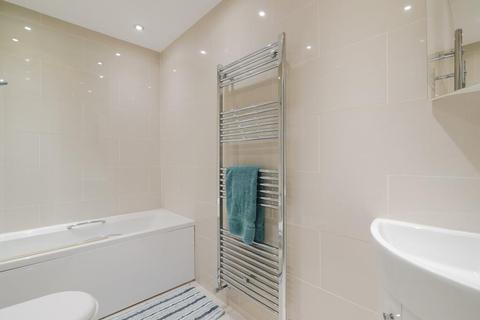 10 Cross Road, Kingston Upon Thames, KT2 6HG