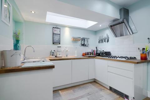 10 Cross Road, Kingston Upon Thames, KT2 6HG