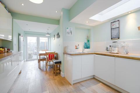 10 Cross Road, Kingston Upon Thames, KT2 6HG