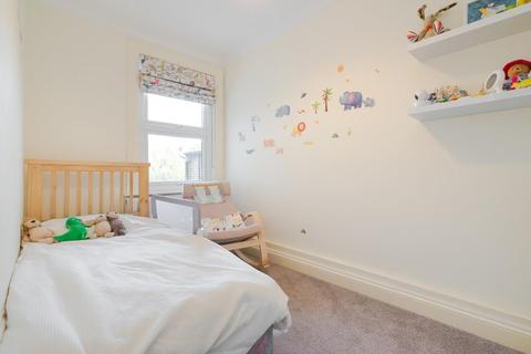 10 Cross Road, Kingston Upon Thames, KT2 6HG