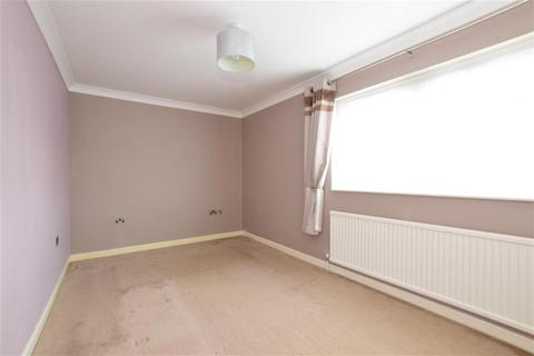 13 Mayfield, Waltham Abbey, EN9 1TA